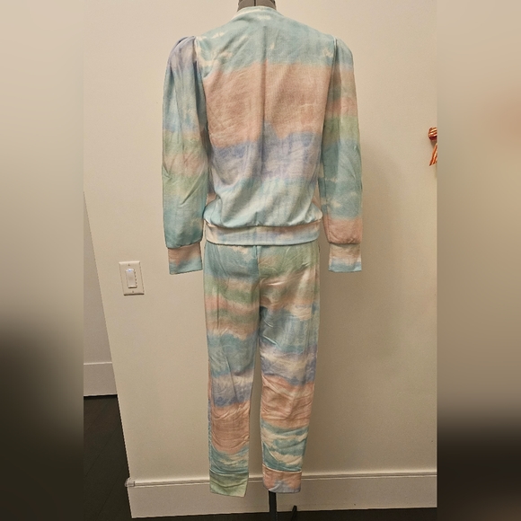 Stylish sweats - Picture 4 of 13